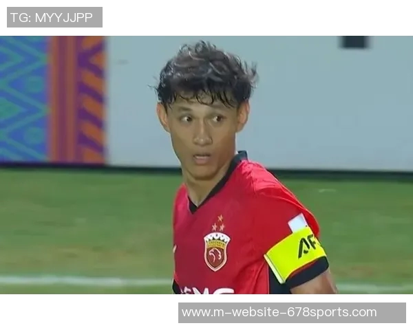 足球明星身世传奇揭秘那些曾经带刀的球员故事
